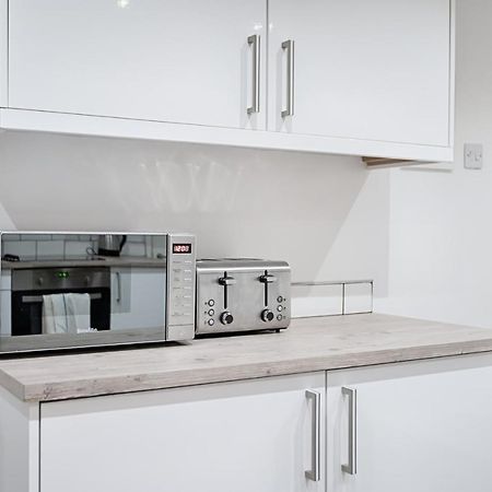Parking, Smart Tv'S In All Rooms! Swansea Exterior photo